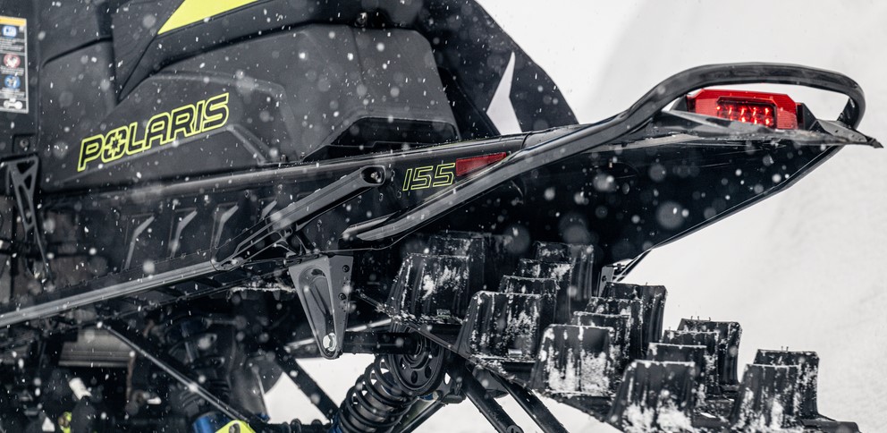 WebMedium_JPG-2024-PGA-Sno-MTN-boost-khaos-155-army-green-neon-image-riding-TWP06530